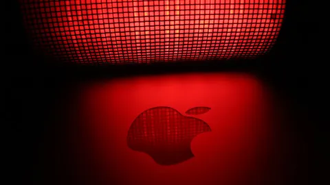 Apple ตั้ง John Ternus เป็น CEO คนใหม่ แทน Tim Cook ที่ขยับขึ้นประธานบริหาร