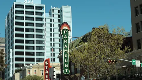แคลิฟอร์เนียยอมถอย ยุติฟ้องดีลควบรวม Paramount-Warner มูลค่า 1.1 หมื่นล้านดอลลาร์