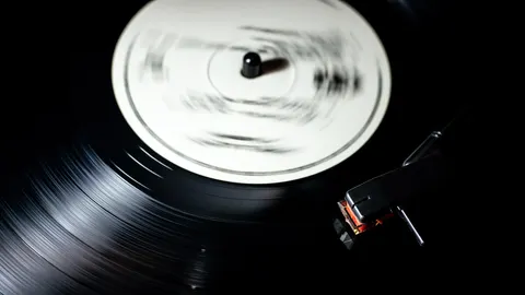 Sony และ UMG ยื่นฟ้อง Suno รอบใหม่ ข้อหาฟอกโมเดล AI ด้วยเพลงละเมิดลิขสิทธิ์