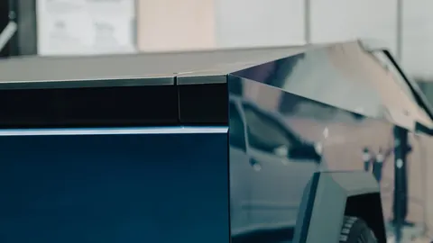 เทสลาเปิดตัว Tesla Cybercab บนท้องถนนแล้ว แต่ต้องเผชิญปัญหาใหญ่และถูกสอบสวนจากภาครัฐ