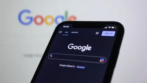 Google ซุ่มพัฒนาฟีเจอร์ Gemini Call for Me โทรหาครอบครัวแทนคุณได้แล้ว